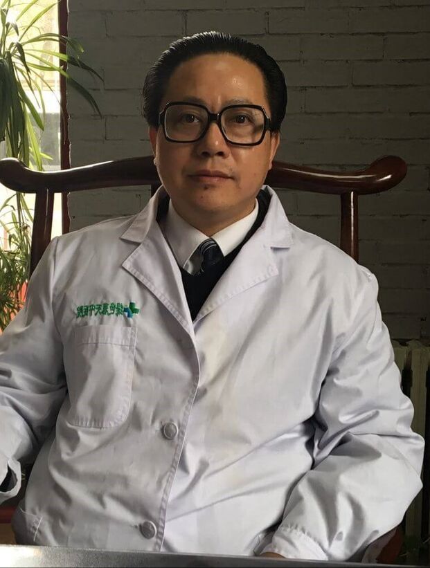 Doktor pakar reumatologi Yogi Syaukany